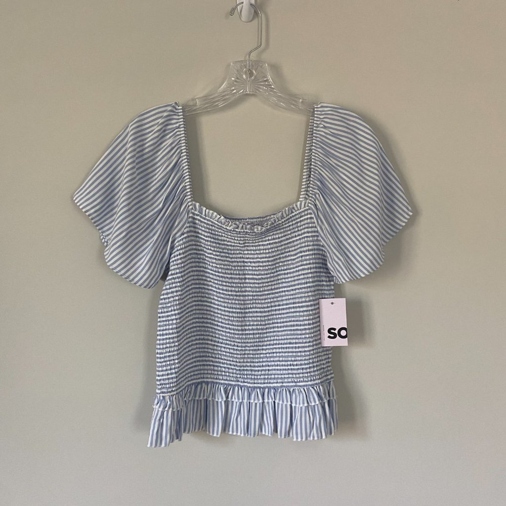 Super cute! Blue and white striped top size L